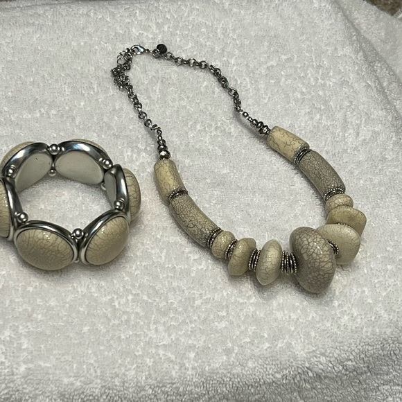 Boho marble like stone necklace bracelet set  shades of tan white grey - Picture 3 of 8